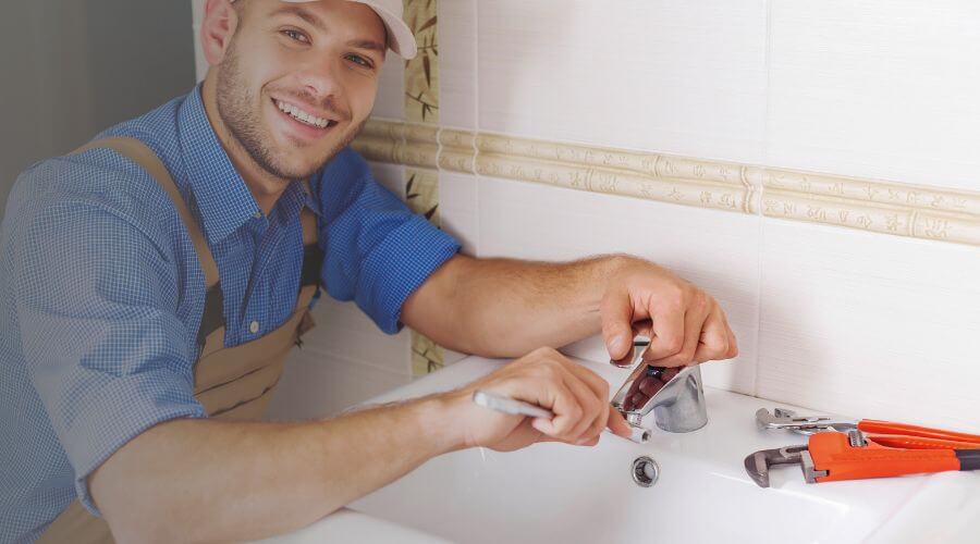 Handle or spout repair in New Edinburg, AR